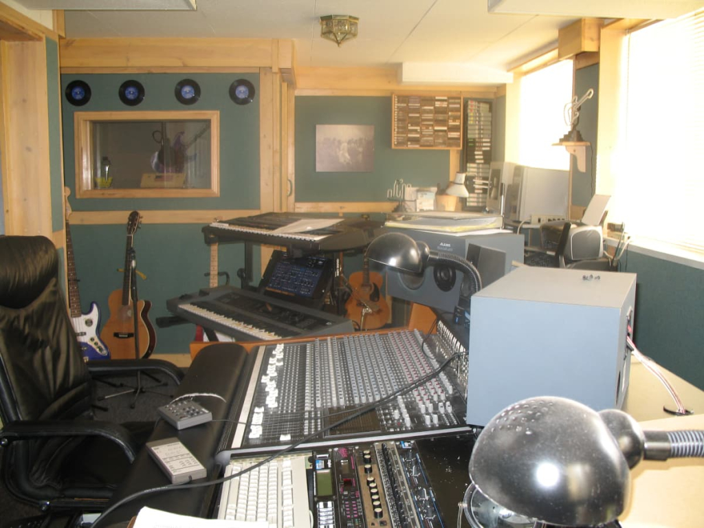 Dendee Music recording studio in Chicago